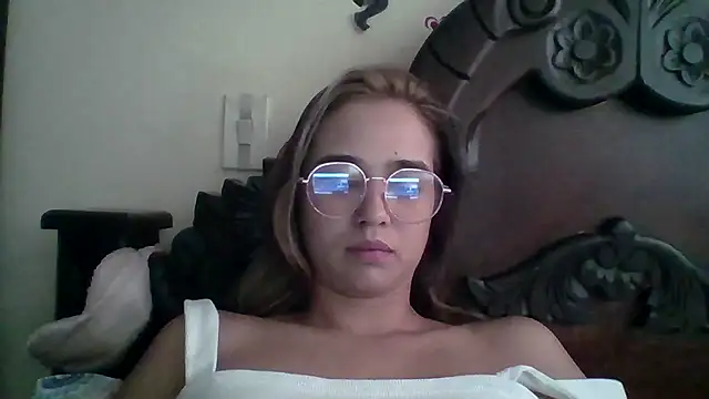 Snapshot of trianabell chatting on October 3, 4:48 pm trianabell online show from October 3, 4:48 pm