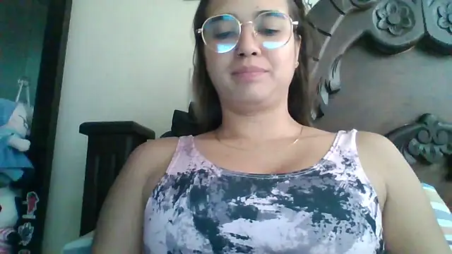 Snapshot of trianabell chatting on October 11, 1:31 pm trianabell online show from October 11, 1:31 pm