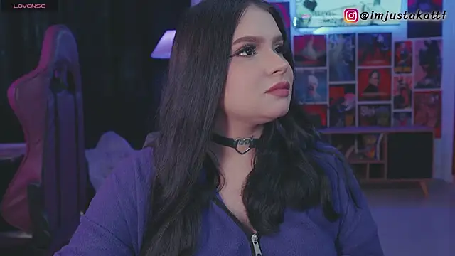 Snapshot of sensualkattt chatting on May 1, 9:19 pm sensualkattt online show from May 1, 9:19 pm