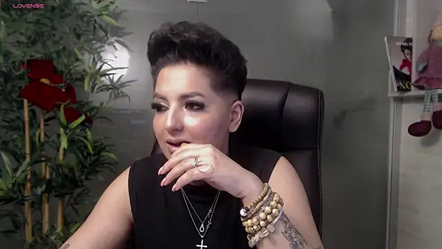 BustyAllyy online show from December 6, 1:18 am