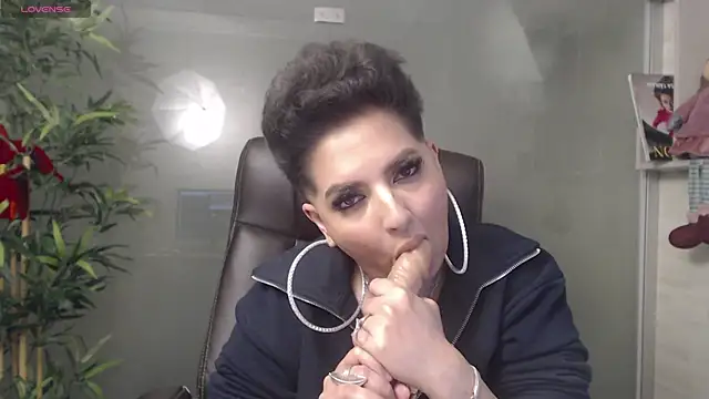 BustyAllyy online show from December 13, 1:04 am