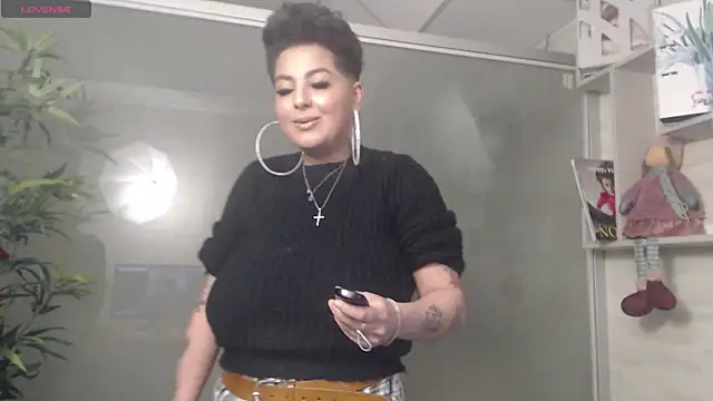 BustyAllyy online show from December 15, 10:04 pm