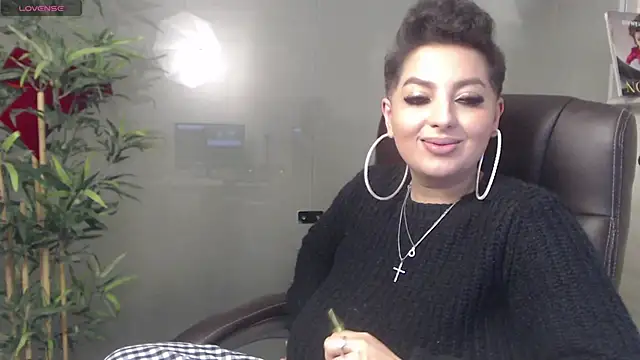 BustyAllyy online show from December 19, 1:18 am