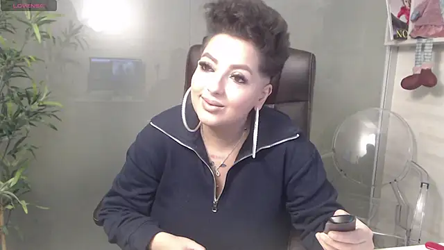 BustyAllyy online show from December 28, 11:48 pm