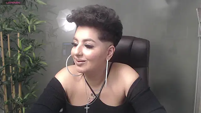 BustyAllyy online show from January 1, 11:07 pm