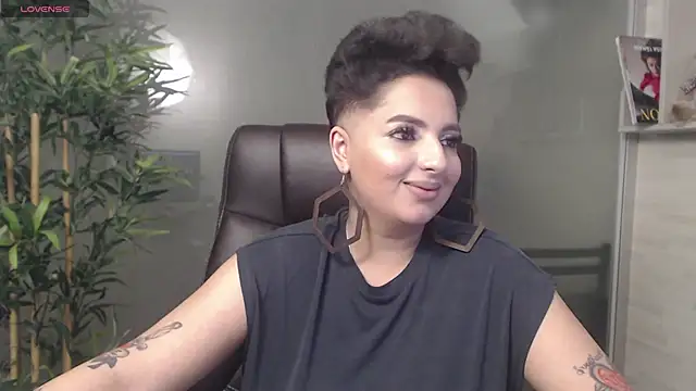 BustyAllyy online show from January 11, 12:44 am
