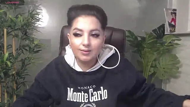 BustyAllyy online show from January 12, 1:32 am