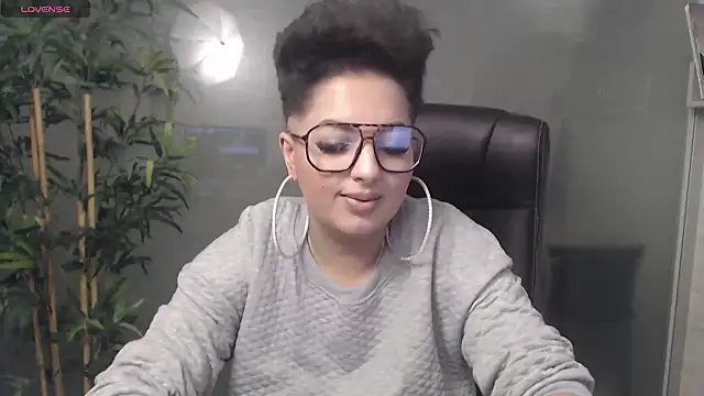 BustyAllyy online show from January 12, 7:53 pm