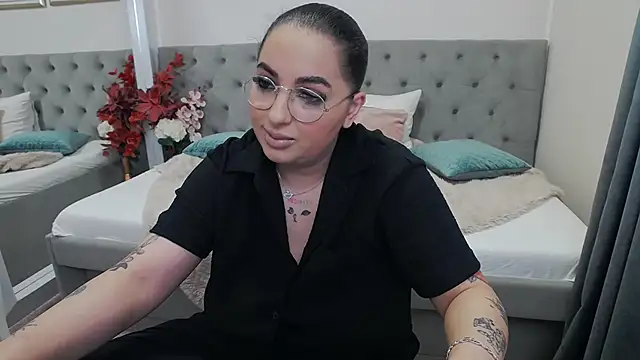 BustyAllyy online show from May 9, 4:12 pm
