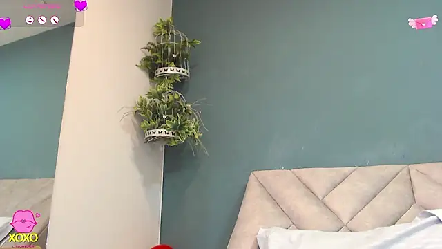 Snapshot of SharisWillian chatting on February 26, 4:33 am SharisWillian online show from February 26, 4:33 am