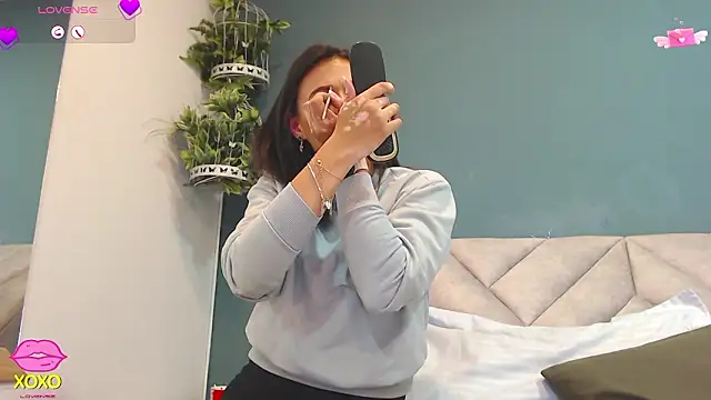 Snapshot of SharisWillian chatting on March 6, 4:20 am SharisWillian online show from March 6, 4:20 am