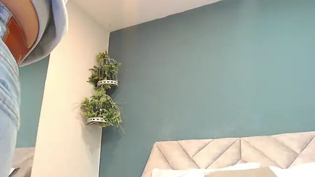 Snapshot of SharisWillian chatting on March 19, 4:16 am SharisWillian online show from March 19, 4:16 am