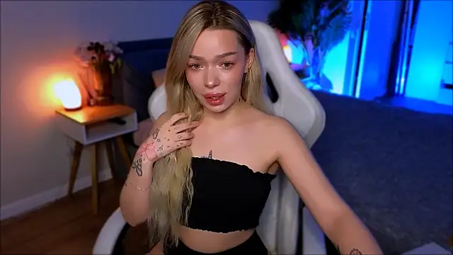 Snapshot of Lily_Yin chatting on February 15, 5:37 am Lily Yin online show from February 15, 5:37 am