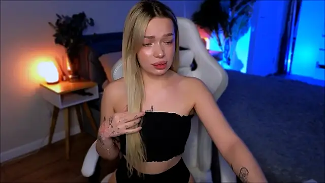 Snapshot of Lily_Yin chatting on February 22, 5:08 am Lily Yin online show from February 22, 5:08 am