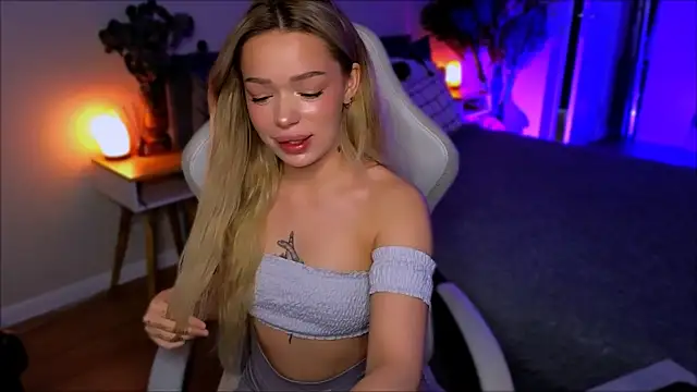 Snapshot of Lily_Yin chatting on March 11, 5:46 am Lily Yin online show from March 11, 5:46 am