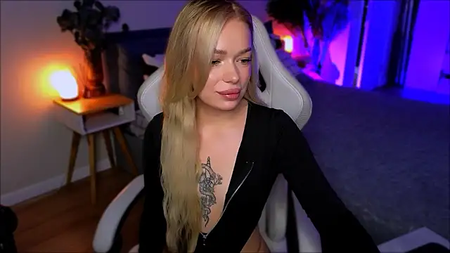 Snapshot of Lily_Yin chatting on March 24, 6:51 am Lily Yin online show from March 24, 6:51 am