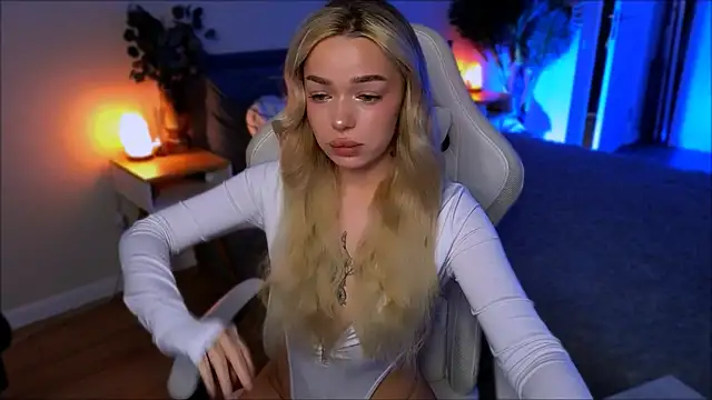 Lily Yin online show from April 30, 5:36 am