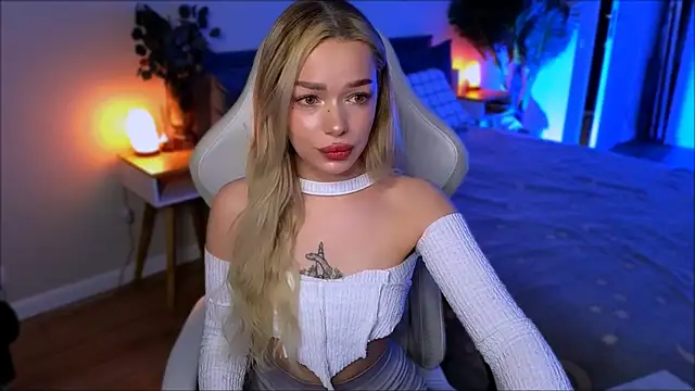 Lily Yin online show from May 1, 5:45 am