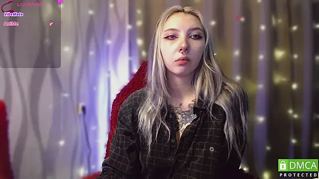 Snapshot of JustMeowGirl chatting on January 20, 4:54 am JustMeowGirl online show from January 20, 4:54 am