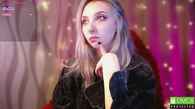 Snapshot of JustMeowGirl chatting on February 22, 7:34 am JustMeowGirl online show from February 22, 7:34 am