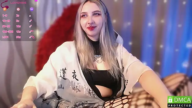 Snapshot of JustMeowGirl chatting on February 28, 5:48 am JustMeowGirl online show from February 28, 5:48 am