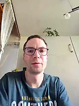 Snapshot of Schnubby1 chatting on February 21, 1:00 pm Schnubby1 online show from February 21, 1:00 pm