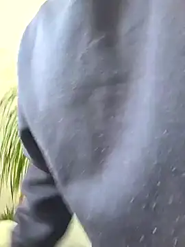 Snapshot of Schnubby1 chatting on February 27, 2:21 pm Schnubby1 online show from February 27, 2:21 pm