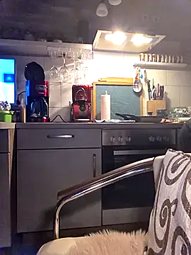 Snapshot of Schnubby1 chatting on March 18, 2:47 am Schnubby1 online show from March 18, 2:47 am