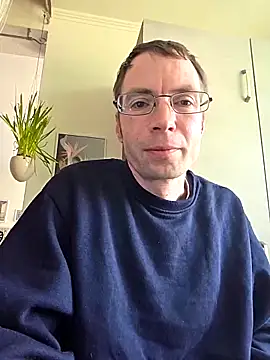 Snapshot of Schnubby1 chatting on March 21, 11:01 am Schnubby1 online show from March 21, 11:01 am