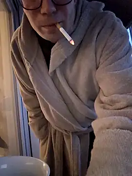 Snapshot of Schnubby1 chatting on February 16, 4:47 pm Schnubby1 online show from February 16, 4:47 pm