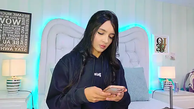 MiaSweeths online show from October 9, 7:23 pm