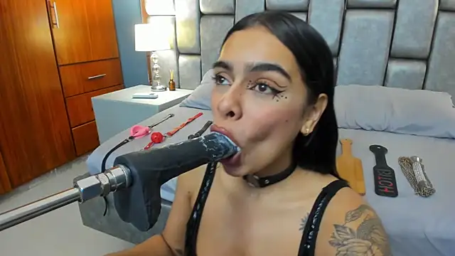 Snapshot of Foxy_Assh_ chatting on September 21, 8:10 pm Foxy Assh online show from September 21, 8:10 pm