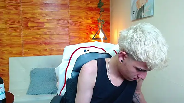 Bastiaan 28 online show from December 11, 7:31 am