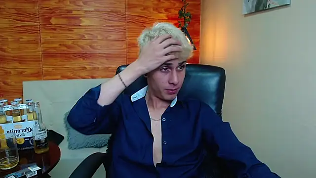 Bastiaan 28 online show from December 12, 6:14 am