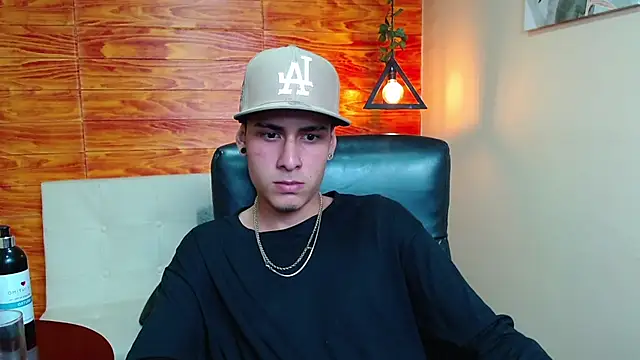 Bastiaan 28 online show from December 31, 10:58 am