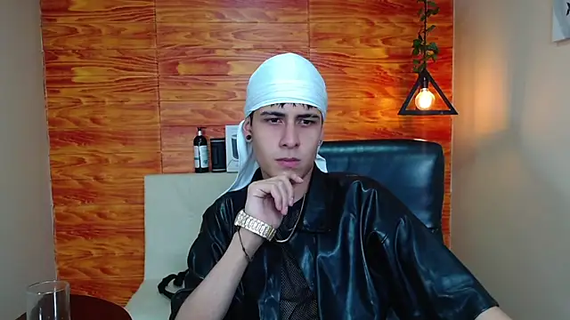 Bastiaan 28 online show from January 14, 2:19 am