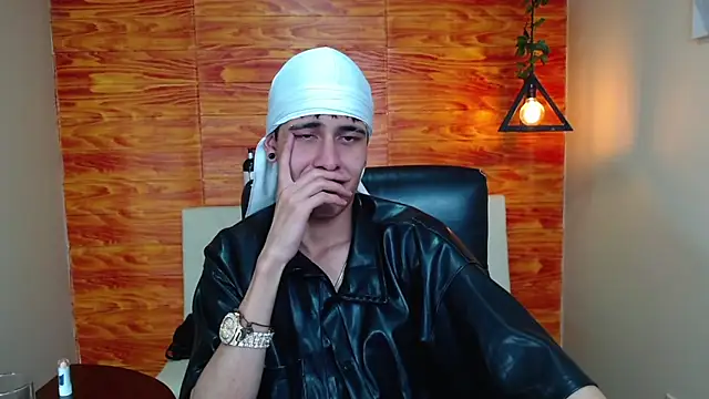 Bastiaan 28 online show from January 14, 5:30 am