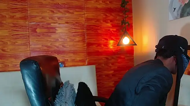 Bastiaan 28 online show from February 16, 3:04 am