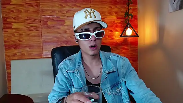 Bastiaan 28 online show from February 19, 6:11 am