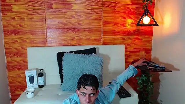 Bastiaan 28 online show from March 9, 8:40 am