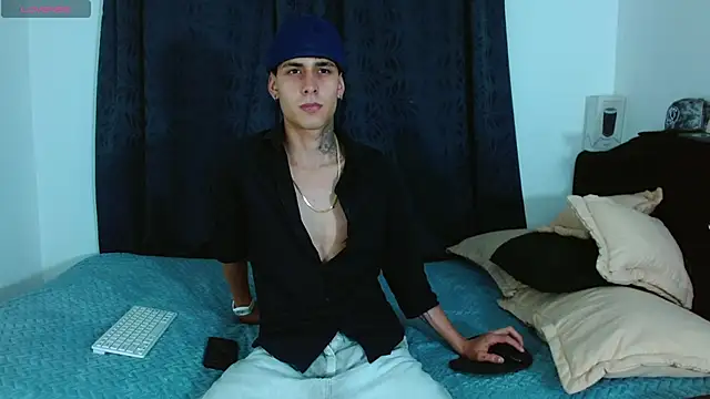 Bastiaan 28 online show from December 15, 11:53 pm