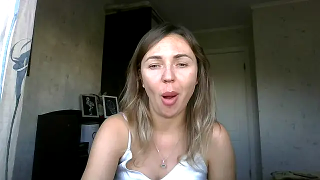 Snapshot of AngelinaLove28 chatting on September 26, 6:50 am AngelinaLove28 online show from September 26, 6:50 am