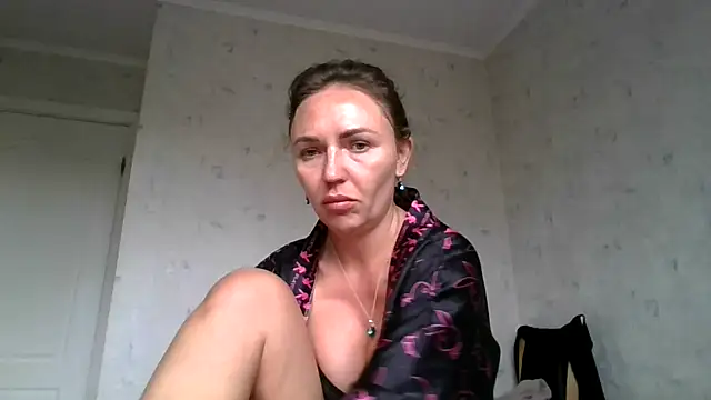 Snapshot of AngelinaLove28 chatting on October 5, 8:23 am AngelinaLove28 online show from October 5, 8:23 am