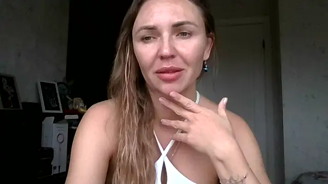 Snapshot of AngelinaLove28 chatting on October 25, 7:38 am AngelinaLove28 online show from October 25, 7:38 am