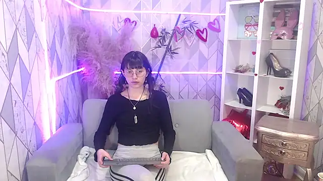 charlottemoonxz online show from October 15, 7:58 pm