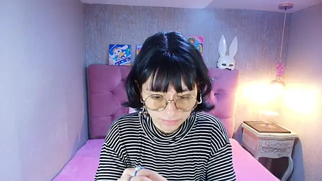 charlottemoonxz online show from April 18, 6:12 pm
