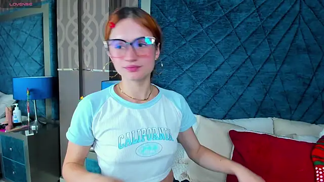 AdelaineBest online show from December 20, 4:42 am