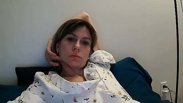 Snapshot of anechka1 chatting on January 19, 2:04 am anechka1 online show from January 19, 2:04 am