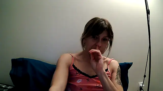 Snapshot of anechka1 chatting on February 5, 4:17 am anechka1 online show from February 5, 4:17 am