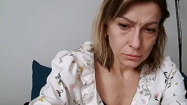 anechka1 online show from March 3, 8:37 pm